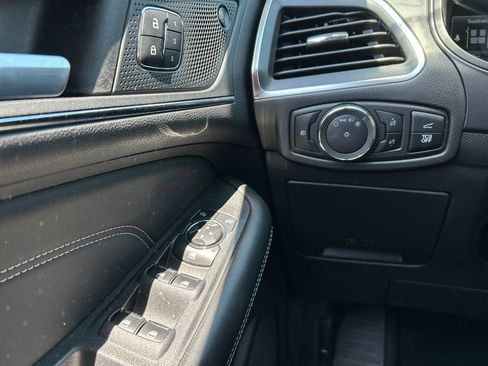 Used 2024 Ford Edge Titanium AWD/4WD image 18
