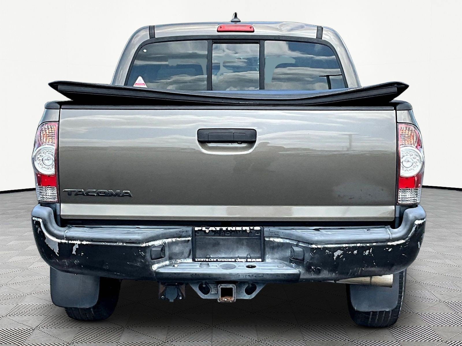 Used 2015 Toyota Tacoma PreRunner w/ SR5 Package RWD image 5
