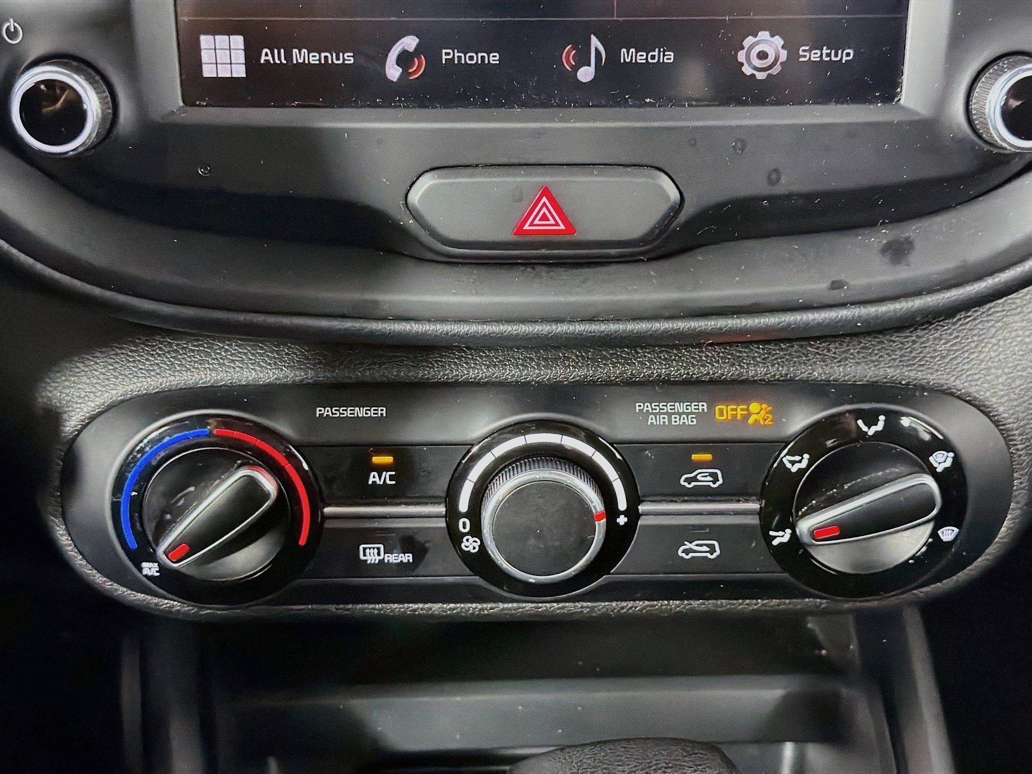 Used 2025 Kia Soul LX w/ LX Technology Package FWD image 24