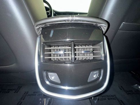 Used 2019 Cadillac XTS Luxury image 25