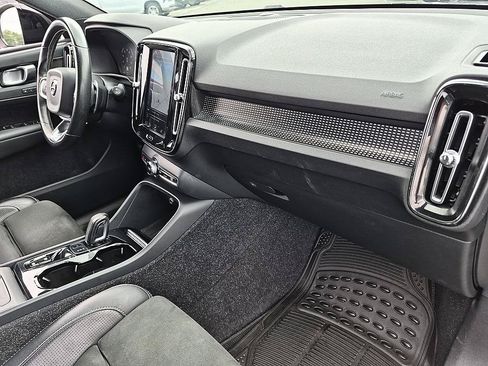 Used 2019 Volvo XC40 T5 R-Design AWD/4WD image 36