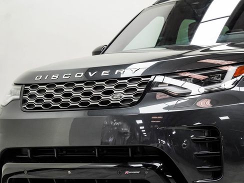 Used 2023 Land Rover Discovery Metropolitan Edition AWD/4WD image 2