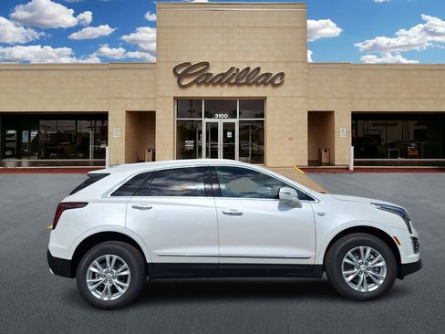 New 2026 Cadillac XT5 Luxury FWD image 2