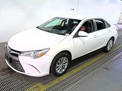 Used 2016 Toyota Camry XSE image 1