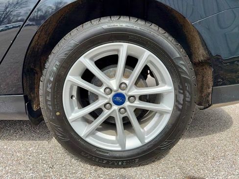 Used 2017 Ford Focus SE w/ Cold Weather Package image 24