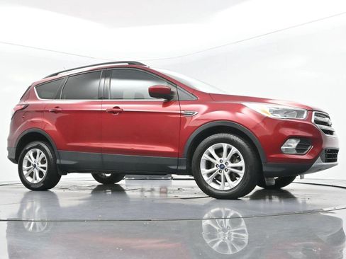 Used 2018 Ford Escape SE w/ SE Sync 3 Package FWD image 39
