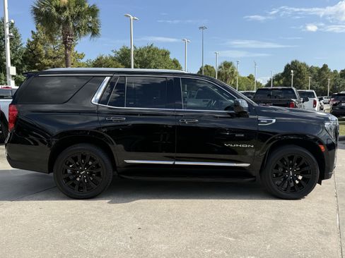 Used 2023 GMC Yukon SLT RWD image 3