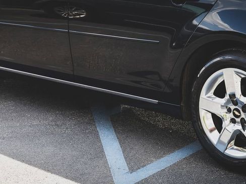 Used 2010 Chevrolet Malibu LT w/ Power Convenience Package image 6