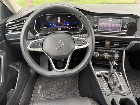 Certified 2024 Volkswagen Jetta SE FWD image 27