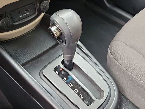 Used 2010 Kia Soul ! FWD image 15