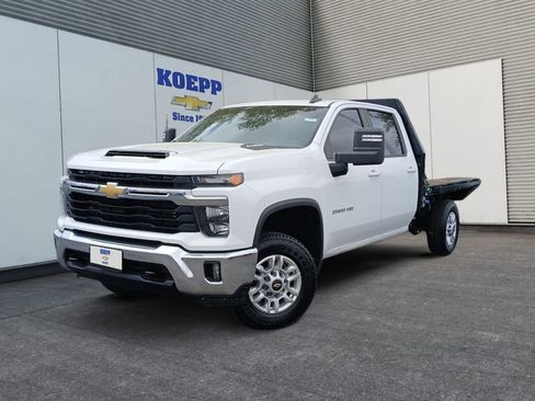 Used 2024 Chevrolet Silverado 2500 LT w/ Convenience Package AWD/4WD image 1