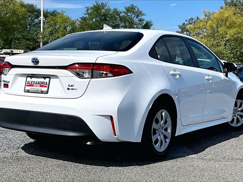 Used 2025 Toyota Corolla LE FWD image 12