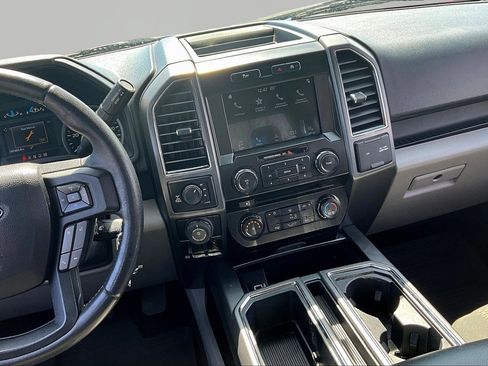Used 2017 Ford F150 XLT w/ Equipment Group 302A Luxury AWD/4WD image 10