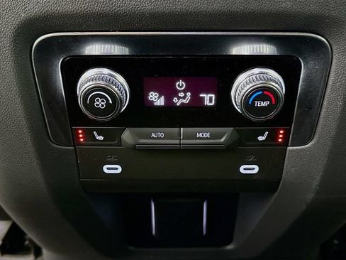 Used 2022 GMC Yukon Denali AWD/4WD image 26