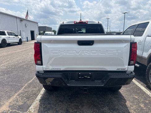 Used 2024 Chevrolet Colorado ZR2 w/ Technology Package AWD/4WD image 6