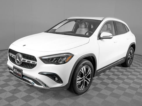 Used 2025 Mercedes-Benz GLA 250 4MATIC image 8