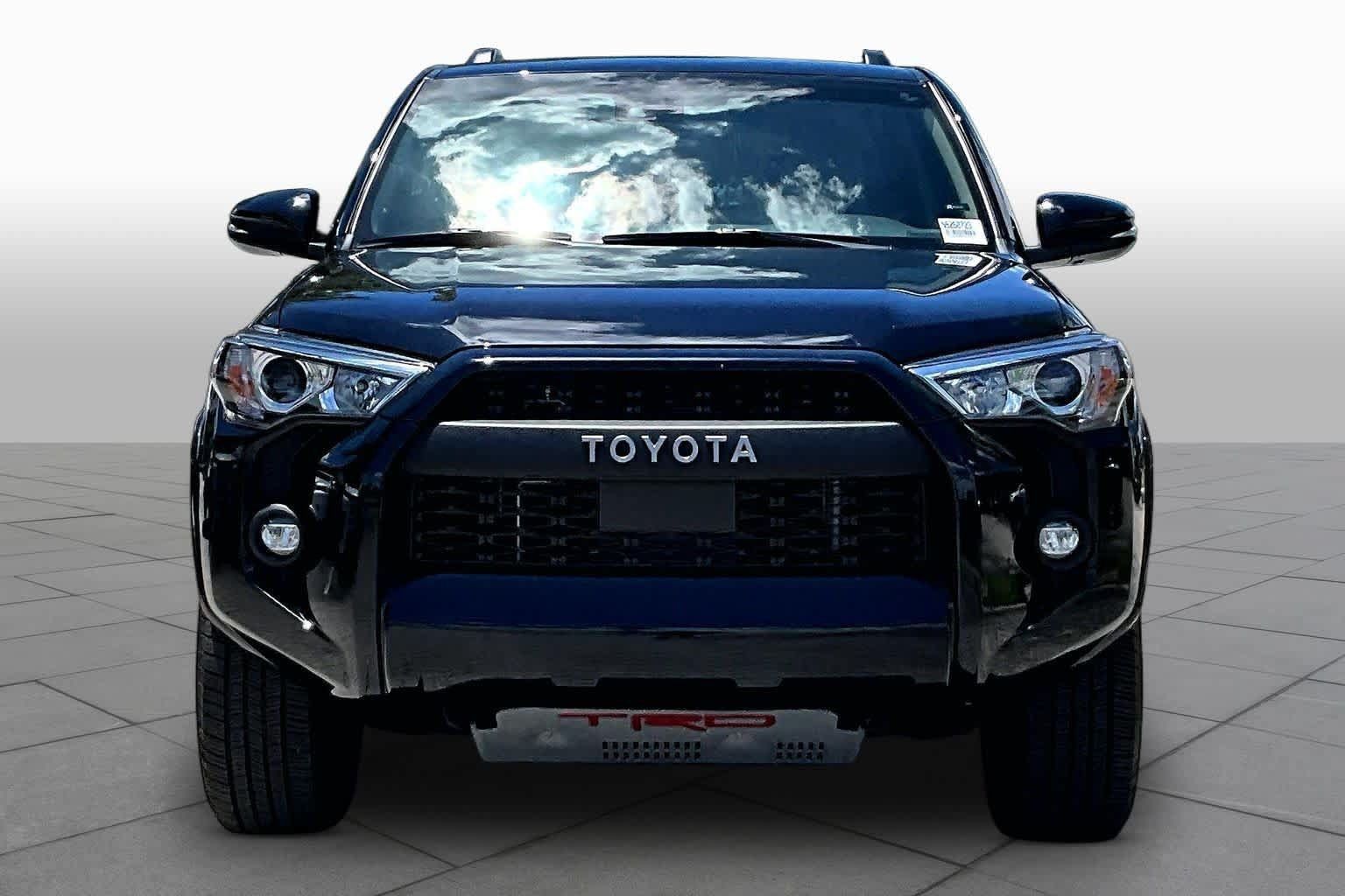 Used 2022 Toyota 4Runner SR5 Premium w/ Moonroof Package RWD image 4