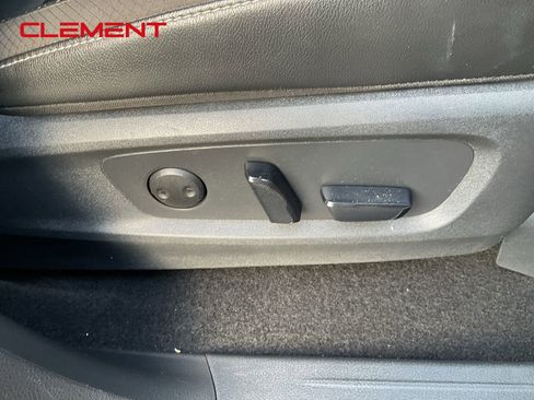Used 2024 Nissan Pathfinder SL FWD image 46