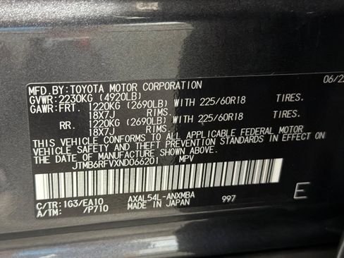 Used 2022 Toyota RAV4 XLE Premium AWD/4WD image 27