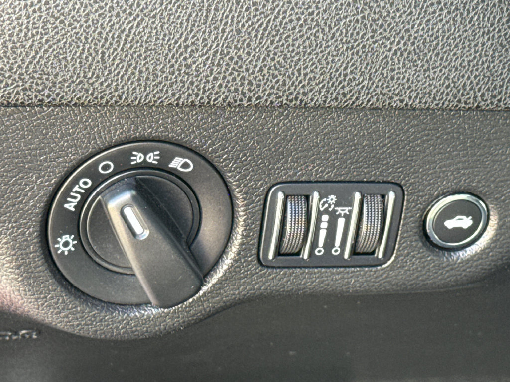 Used 2023 Dodge Charger R/T RWD image 22