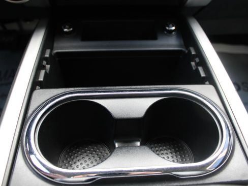 Used 2017 Nissan Titan PRO-4X w/ Pro-4x Convenience Package image 25