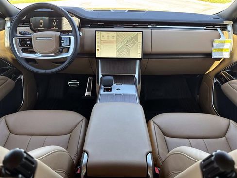 New 2025 Land Rover Range Rover Long Wheelbase SE image 15