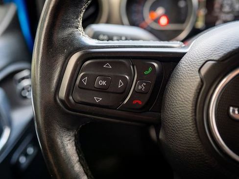 Used 2021 Jeep Gladiator Willys image 33