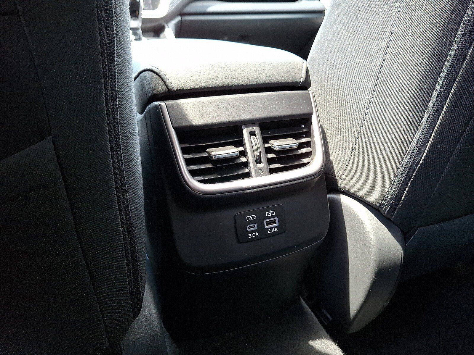 Used 2025 Subaru Outback Premium w/ Popular Package #1A AWD/4WD image 12