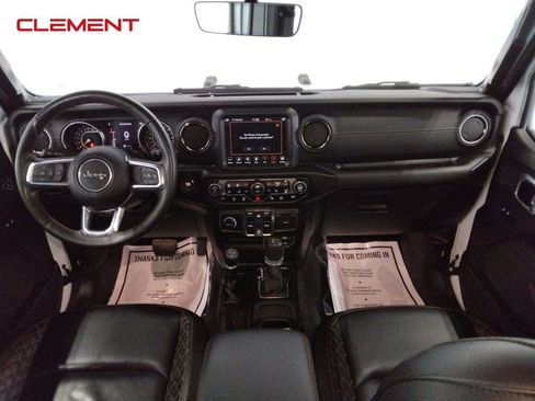 Used 2022 Jeep Wrangler Unlimited Sahara image 36