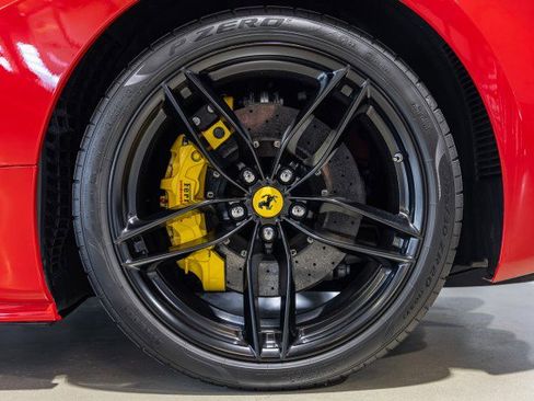 Used 2018 Ferrari 488 GTB RWD image 21