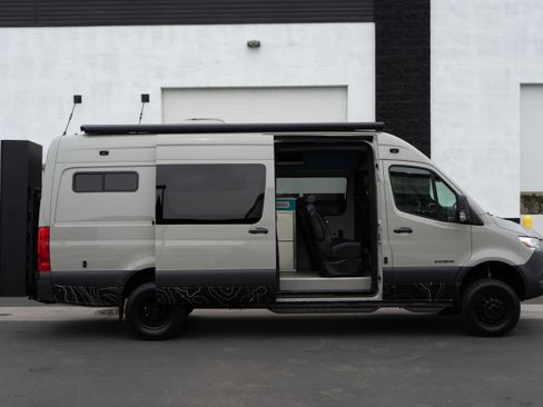 Used 2020 Mercedes-Benz Sprinter 3500 image 53