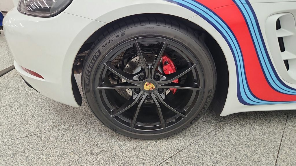 Used 2018 Porsche 718 Cayman GTS RWD image 27