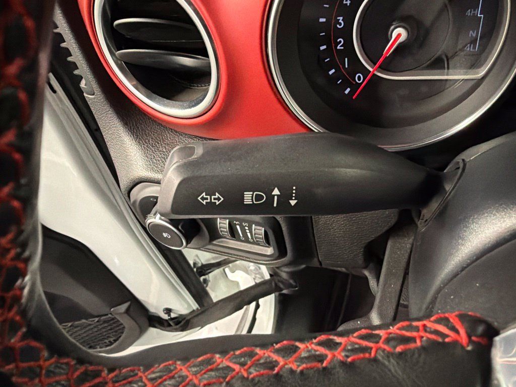 Used 2022 Jeep Wrangler Unlimited Rubicon w/ LED Lighting Group AWD/4WD image 20