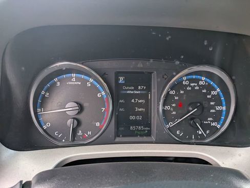 Used 2017 Toyota RAV4 Platinum FWD image 26