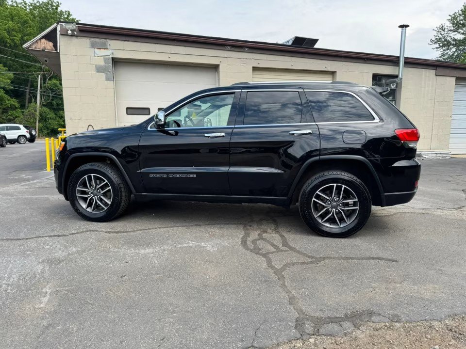 Used 2019 Jeep Grand Cherokee Limited AWD/4WD image 10