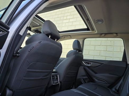 Used 2022 Subaru Forester Premium AWD/4WD image 33