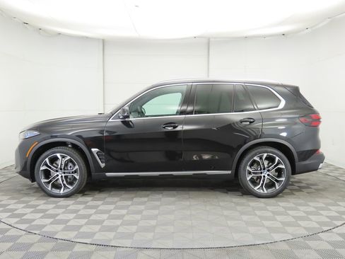 New 2026 BMW X5 sDrive40i w/ Premium Package image 8