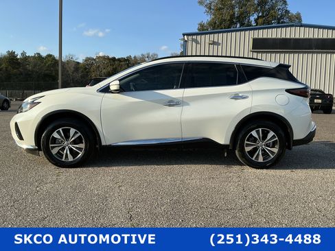 Used 2022 Nissan Murano SV image 2