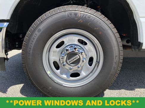 New 2025 Ford F250 XL w/ XL Chrome Package image 14