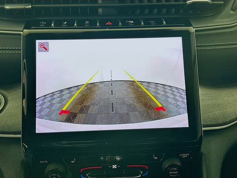 Used 2023 Jeep Grand Cherokee Limited w/ Black Appearance Package image 23