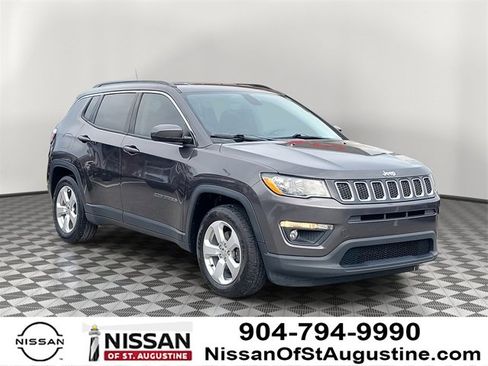 Used 2019 Jeep Compass Latitude image 1