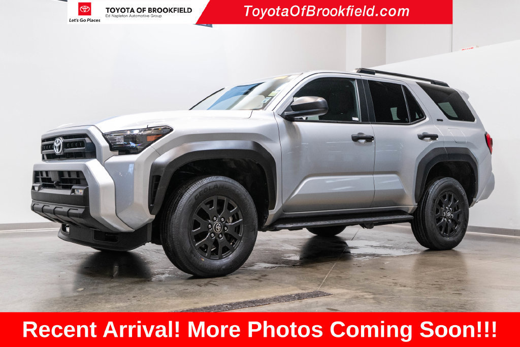 Used 2025 Toyota 4Runner SR5 AWD/4WD image 3