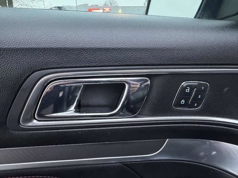 Used 2018 Ford Explorer Sport w/ Equipment Group 401A image 15