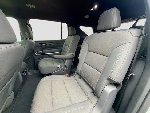 Used 2024 Chevrolet Traverse LT image 21