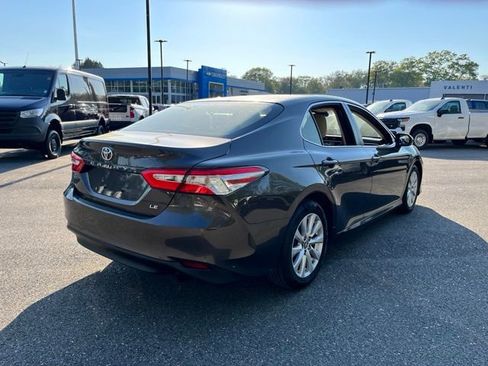 Used 2018 Toyota Camry LE w/ Convenience Package FWD image 6