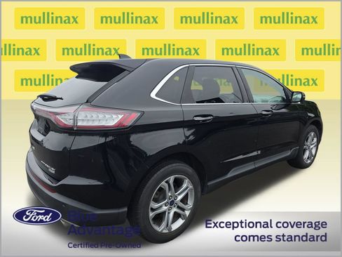 Used 2017 Ford Edge Titanium w/ Equipment Group 301A FWD image 3