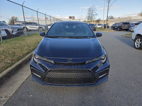 Used 2022 Toyota Corolla SE image 2