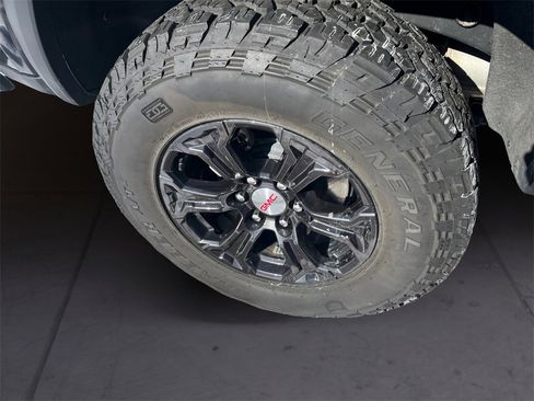 Used 2024 GMC Canyon Elevation w/ Elevation Premium Package image 10
