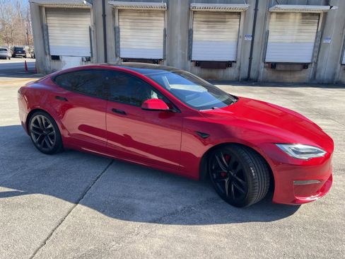 Used 2021 Tesla Model S Plaid image 12