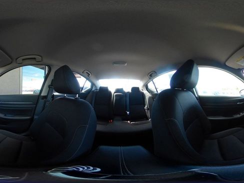 Used 2025 Nissan Altima 2.5 SV FWD image 43